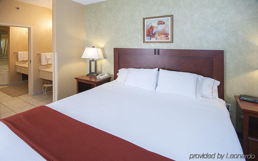 Holiday Inn Express Hotel & Suites Youngstown North-Warren/Niles By Ihg Værelse billede