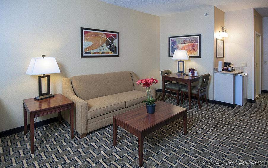 Holiday Inn Express Hotel & Suites Youngstown North-Warren/Niles By Ihg Værelse billede