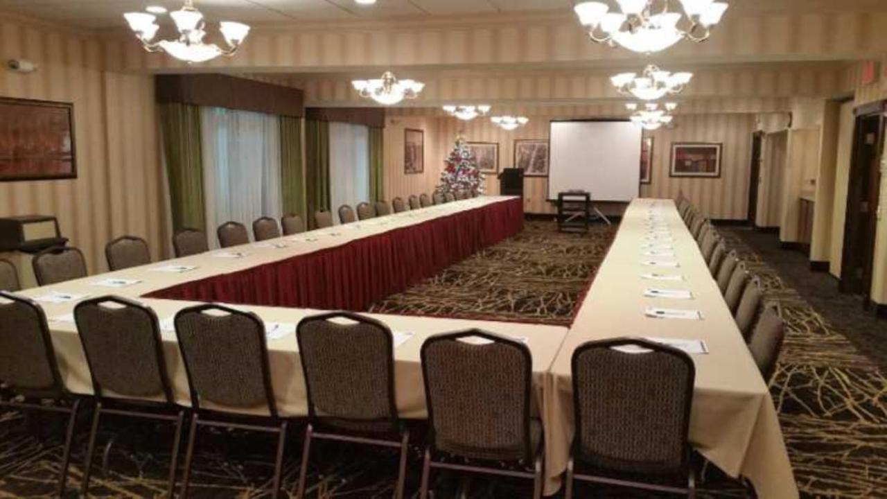 Holiday Inn Express Hotel & Suites Youngstown North-Warren/Niles By Ihg Eksteriør billede