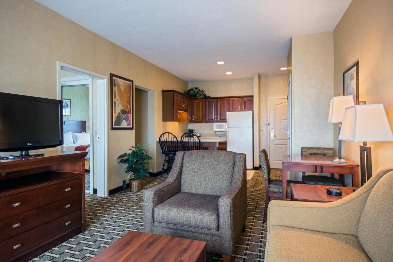 Holiday Inn Express Hotel & Suites Youngstown North-Warren/Niles By Ihg Eksteriør billede