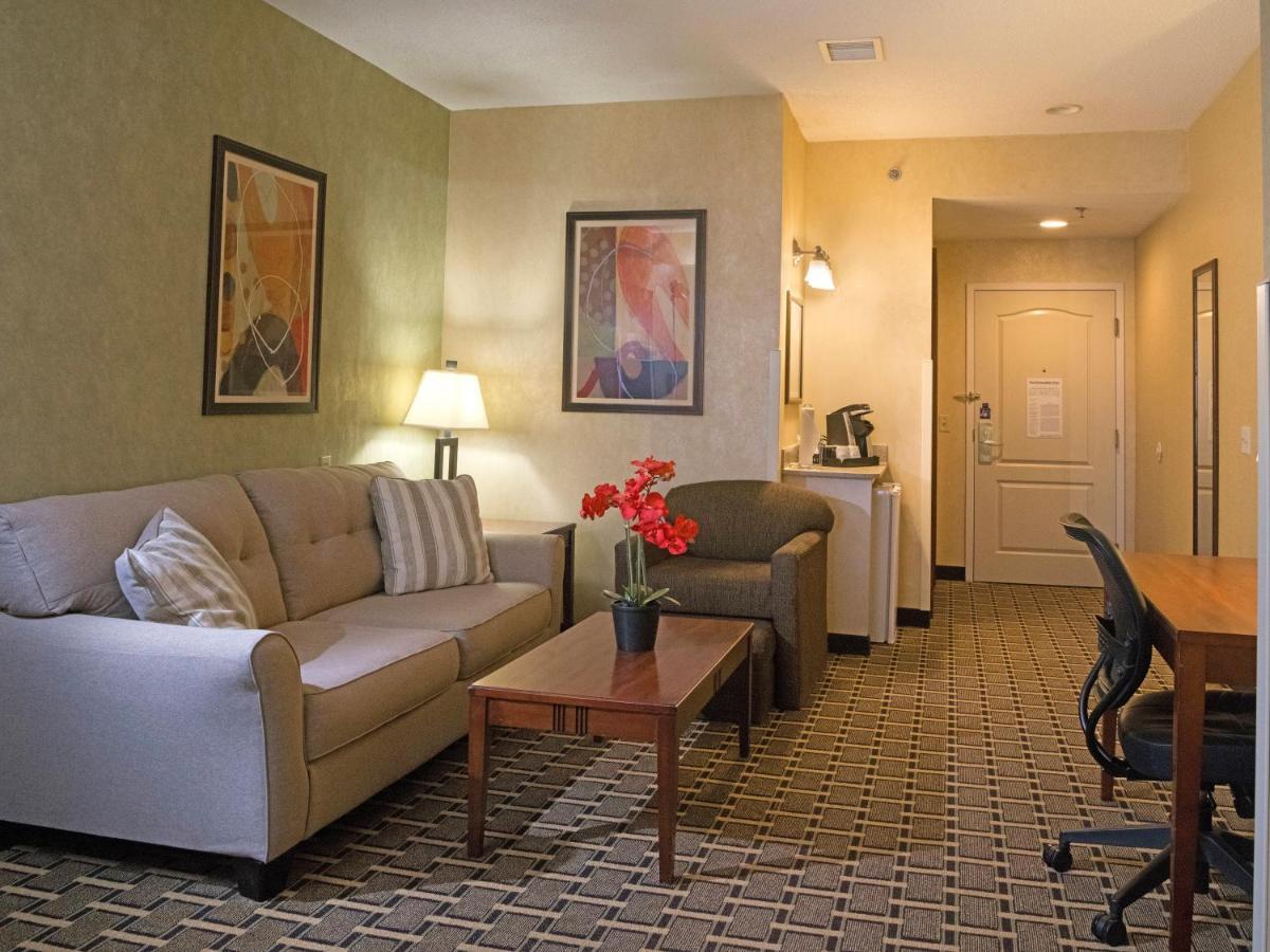 Holiday Inn Express Hotel & Suites Youngstown North-Warren/Niles By Ihg Eksteriør billede