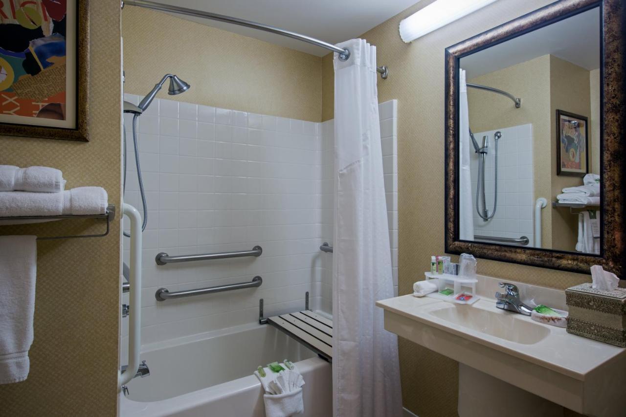 Holiday Inn Express Hotel & Suites Youngstown North-Warren/Niles By Ihg Eksteriør billede