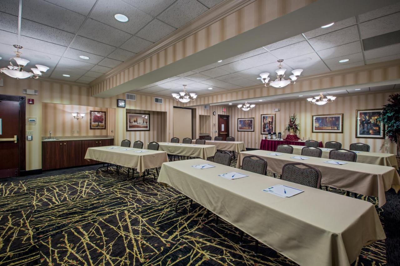 Holiday Inn Express Hotel & Suites Youngstown North-Warren/Niles By Ihg Eksteriør billede
