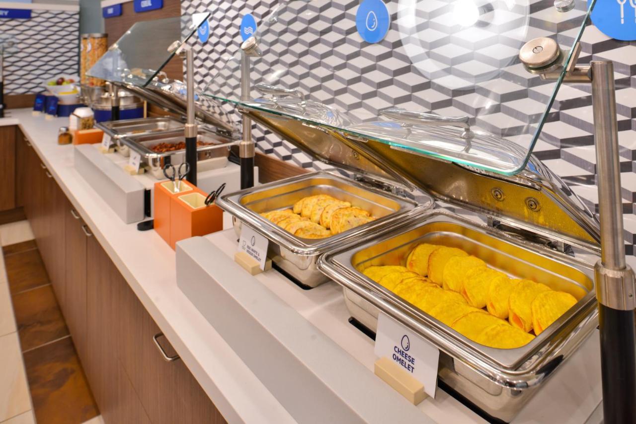 Holiday Inn Express Hotel & Suites Youngstown North-Warren/Niles By Ihg Eksteriør billede