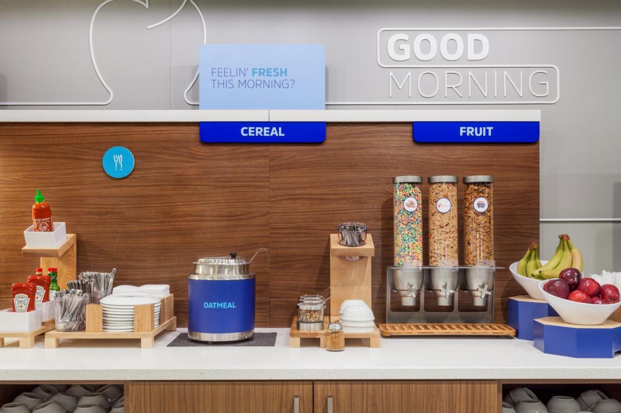Holiday Inn Express Hotel & Suites Youngstown North-Warren/Niles By Ihg Eksteriør billede