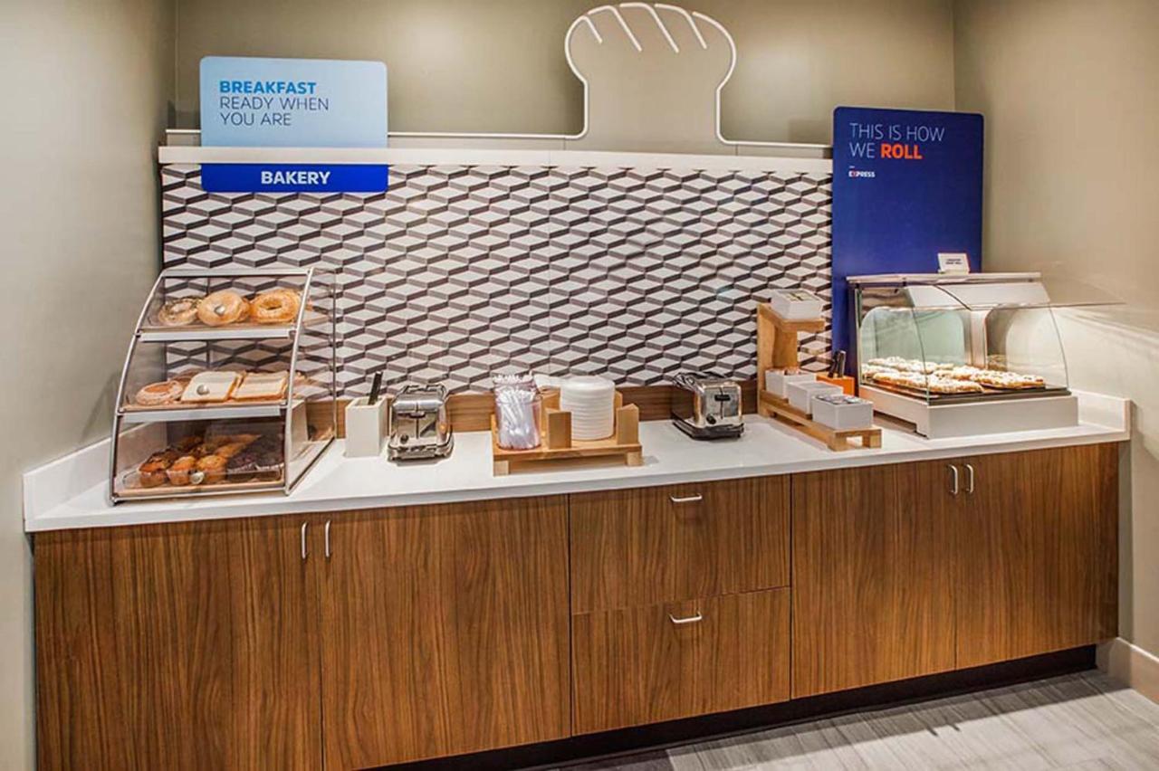 Holiday Inn Express Hotel & Suites Youngstown North-Warren/Niles By Ihg Eksteriør billede